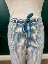 Load image into Gallery viewer, Jenna Stripe Barrel Jeans
